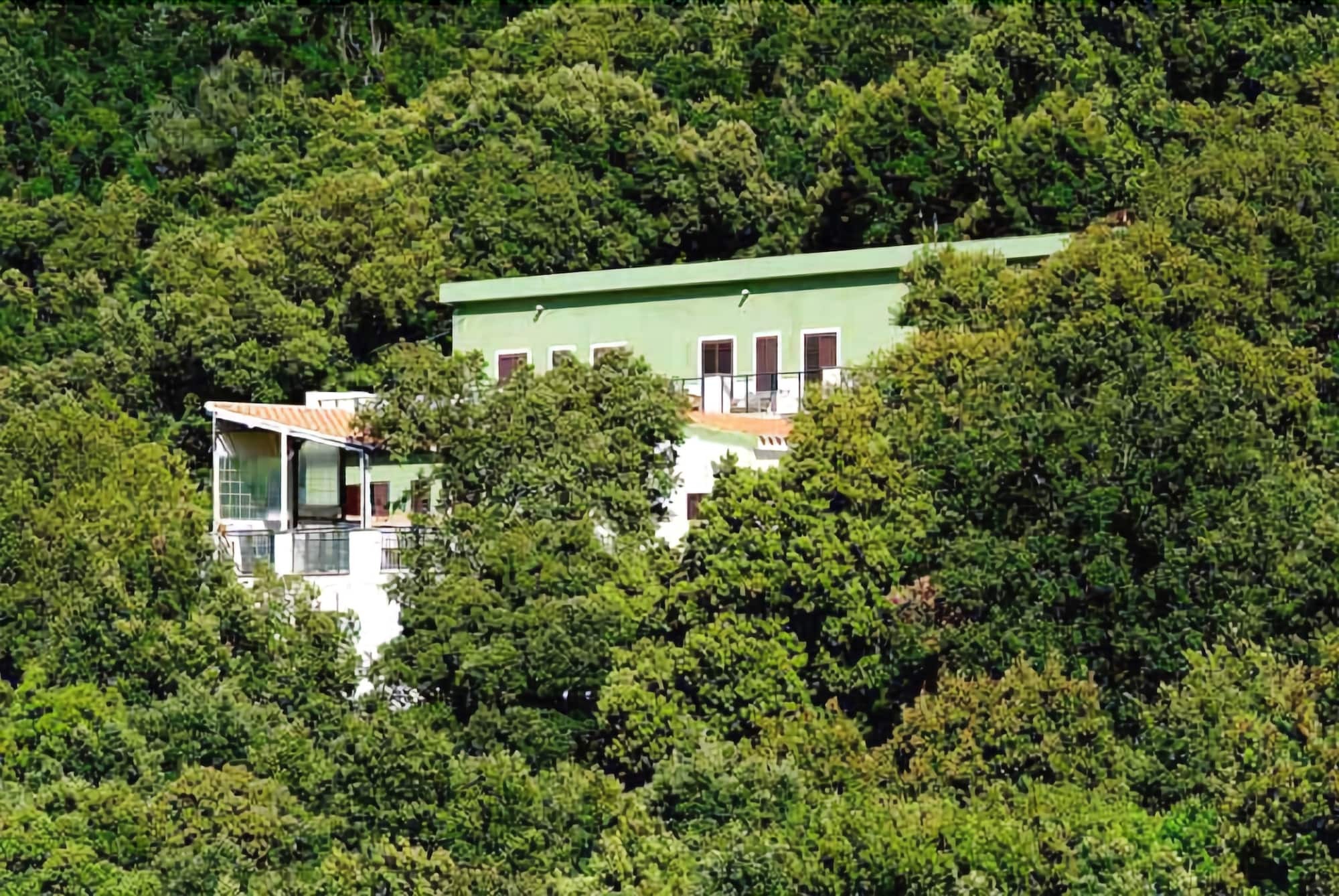 S'enis Monte Maccione Hotel 3*
